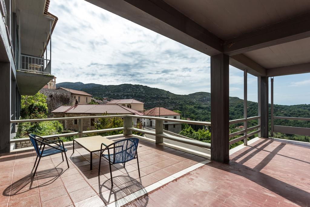 Theoxenia Hotel อันดริตไซนา ภายนอก รูปภาพ